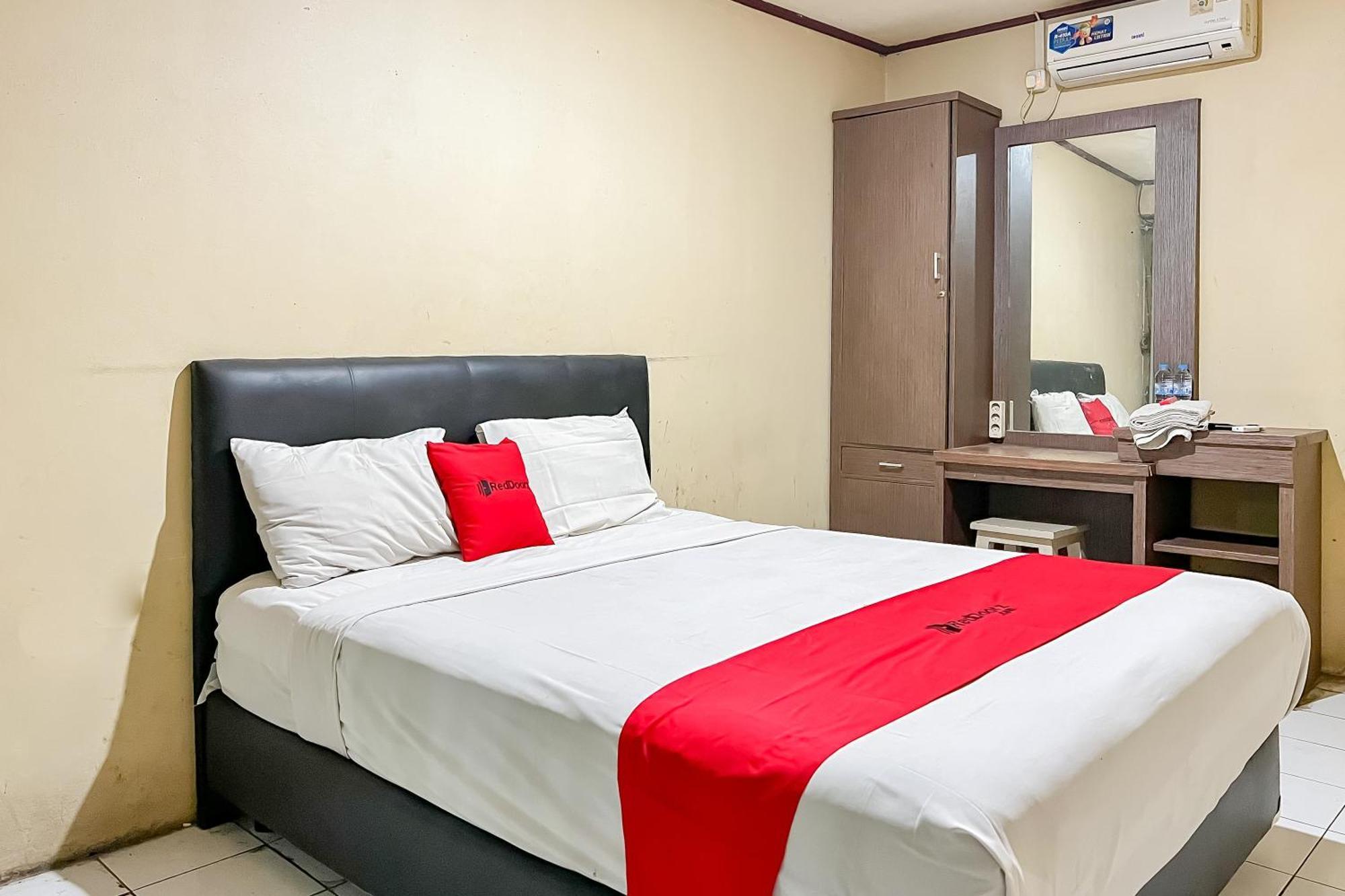 เรดดอร์ซ เนียร์ ซิตี้มอลล์ ซุกาบูมี Hotel ซูกาบูมี ภายนอก รูปภาพ