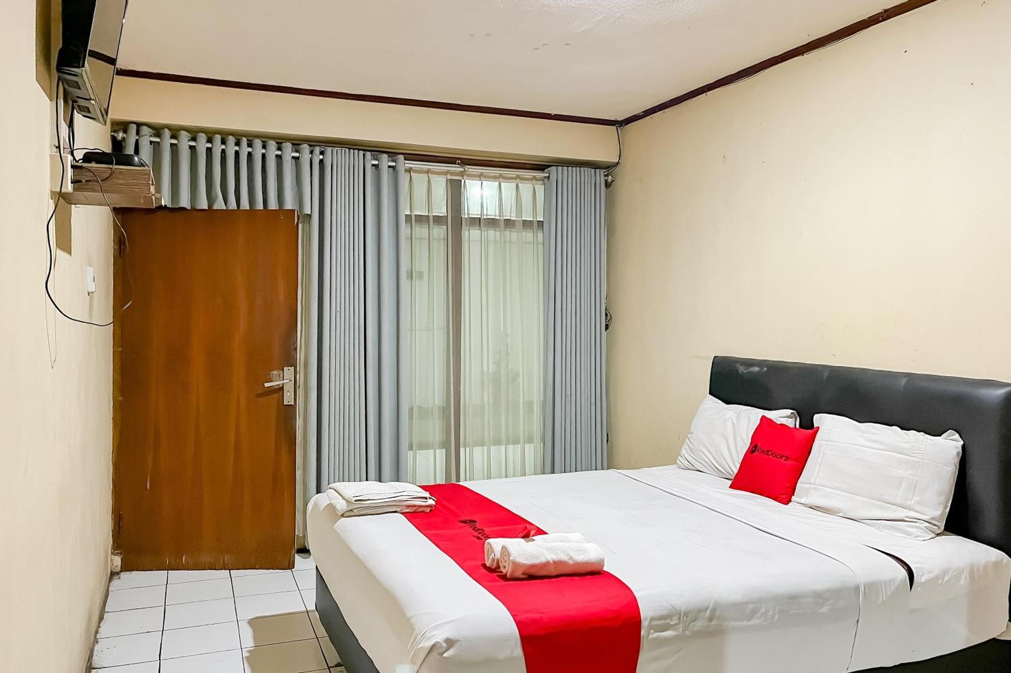เรดดอร์ซ เนียร์ ซิตี้มอลล์ ซุกาบูมี Hotel ซูกาบูมี ภายนอก รูปภาพ